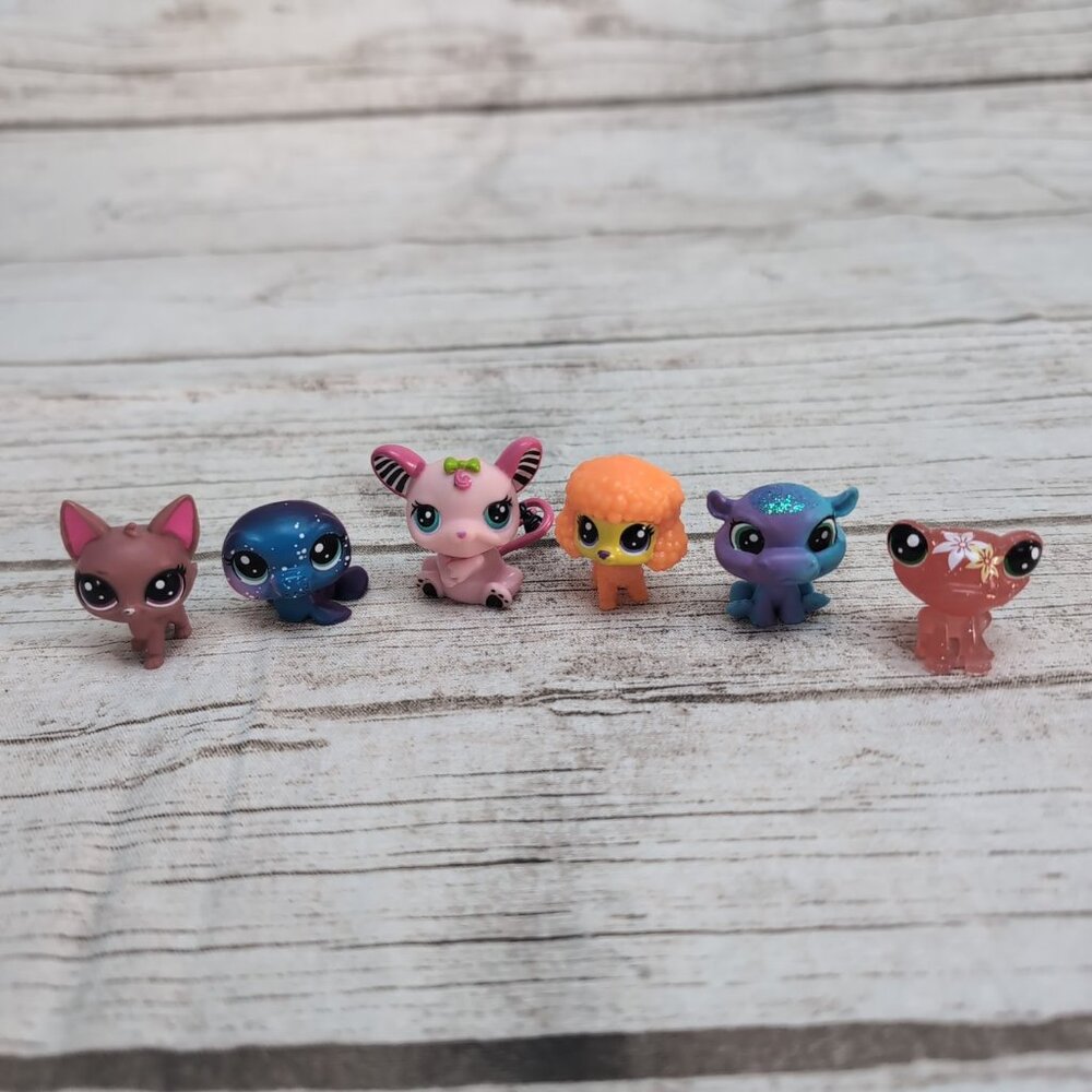 Lot of 6 LPS Littlest Pet Shop Mini Scale Figures